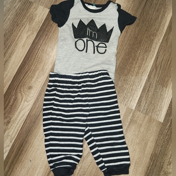 Mud Pie 2pc Black/Gray I'm One Birthday Crown Outfit Boys First Birthday! - Picture 1 of 4